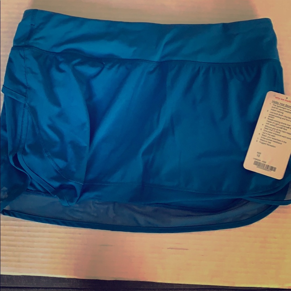 Lululemon women hottie hot skirt sz10